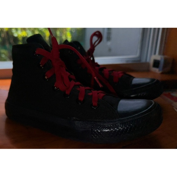 Converse All Star Black & Red Size 4 Men's 6 Women's - Picture 9 of 14